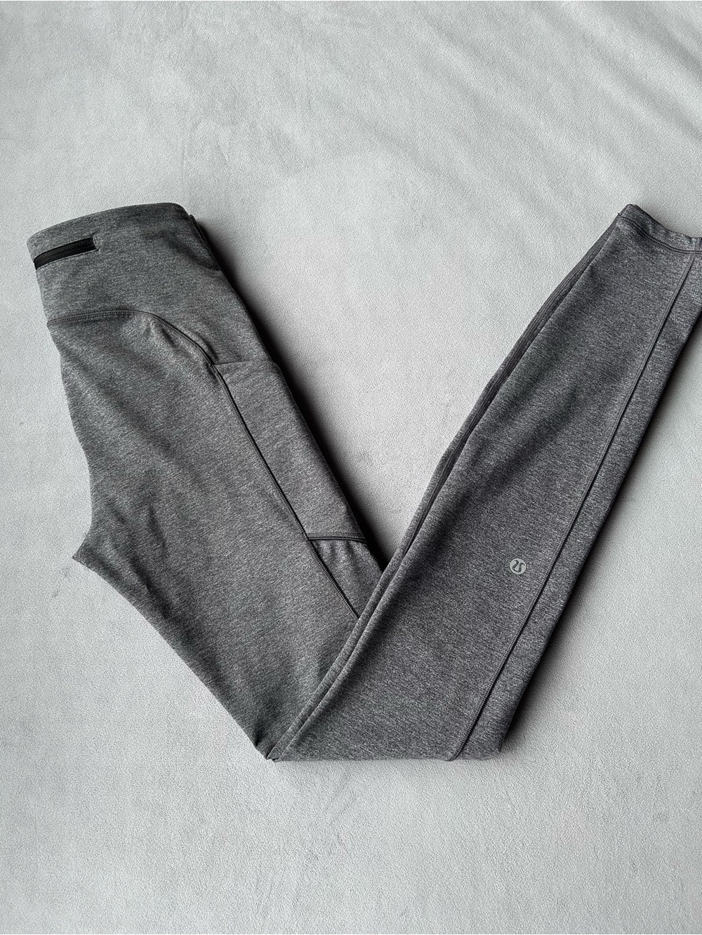 Lululemon ~ Speed Up Tight ~ Heathered Grey Black ~ Women’s Size 4